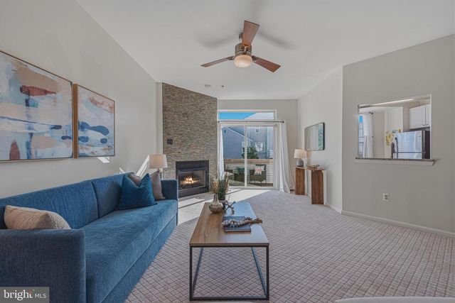 20432 COOL FERN SQ, Ashburn, VA 20147