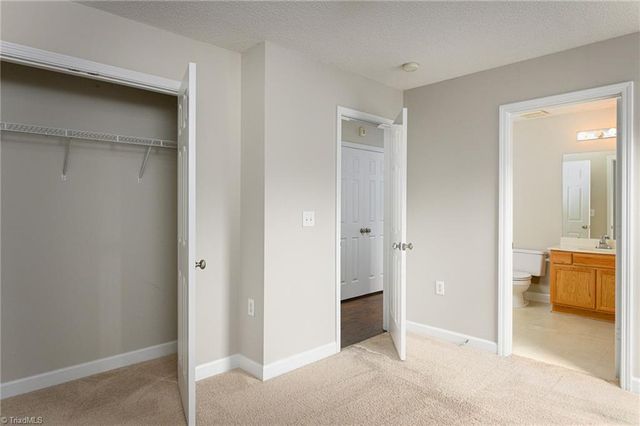 1845 Crest Hollow Drive, Winston-salem, NC 27127