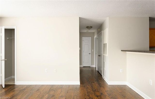 1845 Crest Hollow Drive, Winston-salem, NC 27127