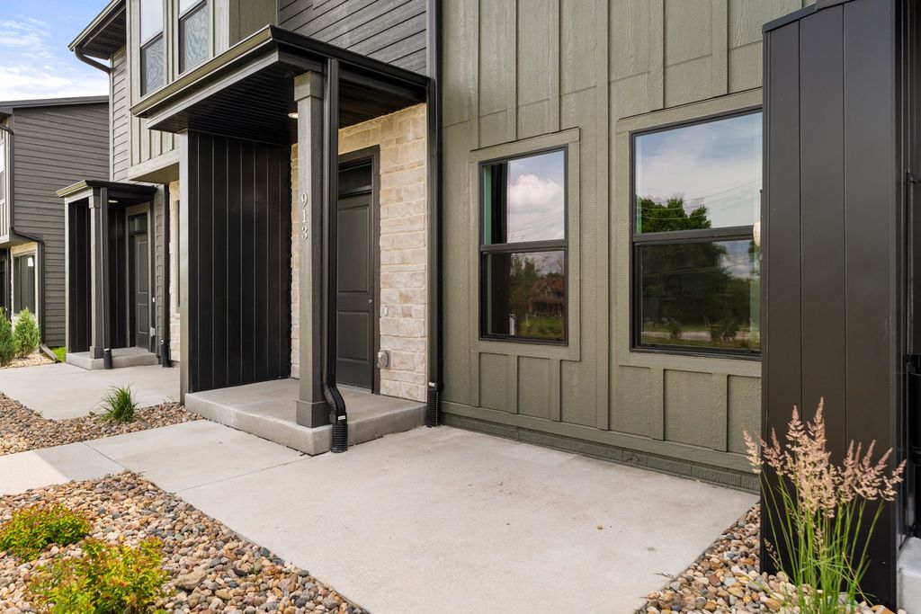 903 Percheron Lane, Norwalk, IA 50211