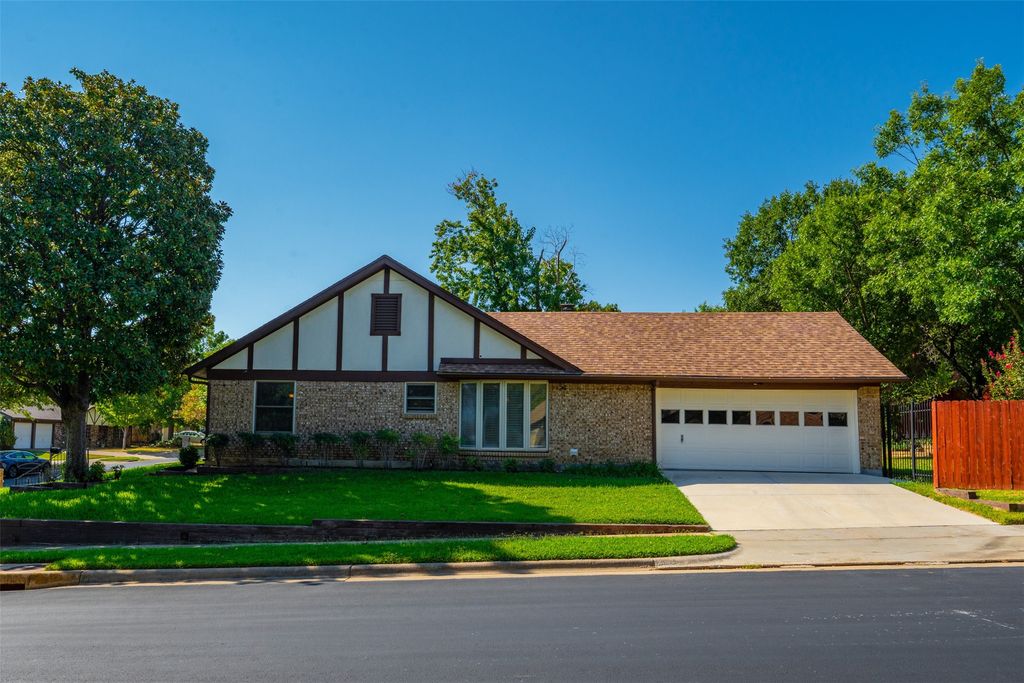 3824 Fox Hollow Drive, Bedford, TX 76021 — photo 5