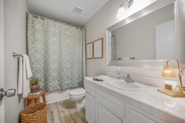 9286 N Archie Avenue, Fresno, CA 93720