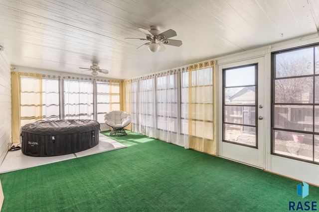 5615 W Dardanella Rd Road, Sioux Falls, SD 57106