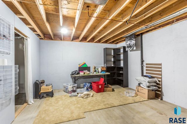 5615 W Dardanella Rd Road, Sioux Falls, SD 57106