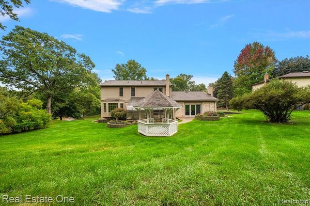 1854 Ludgate Lane, Rochester Hills, MI 48309
