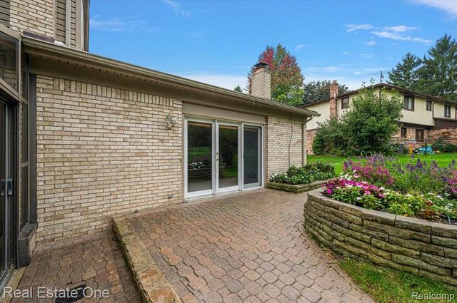 1854 Ludgate Lane, Rochester Hills, MI 48309