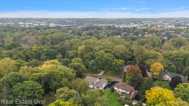 1854 Ludgate Lane, Rochester Hills, MI 48309
