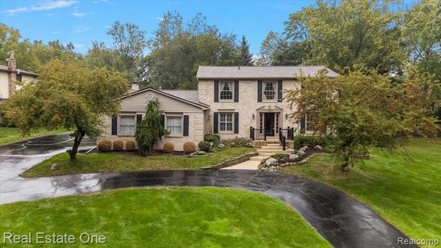 1854 Ludgate Lane, Rochester Hills, MI 48309