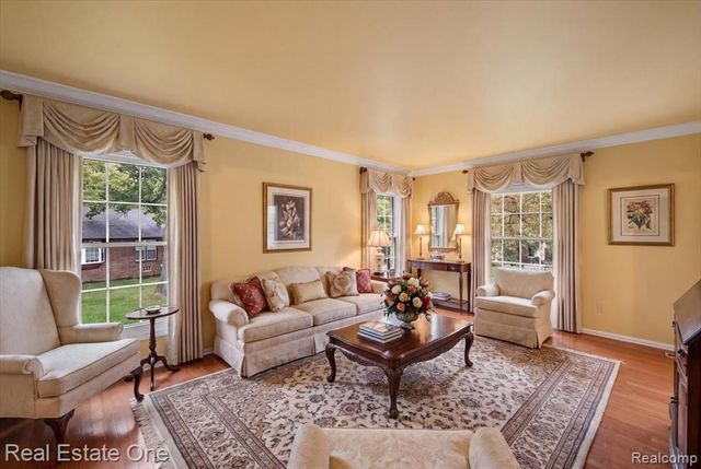 1854 Ludgate Lane, Rochester Hills, MI 48309