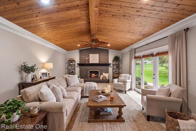1854 Ludgate Lane, Rochester Hills, MI 48309
