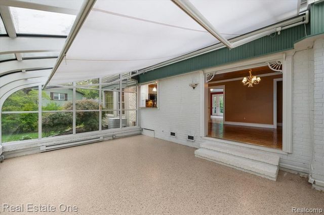 1854 Ludgate Lane, Rochester Hills, MI 48309