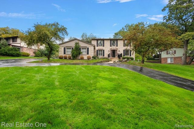 1854 Ludgate Lane, Rochester Hills, MI 48309