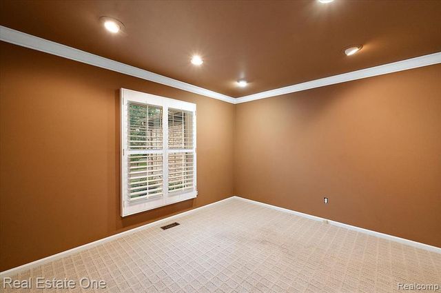 1854 Ludgate Lane, Rochester Hills, MI 48309