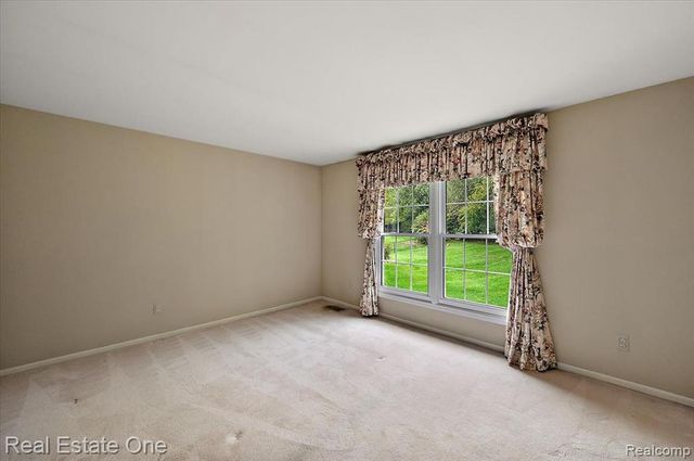 1854 Ludgate Lane, Rochester Hills, MI 48309