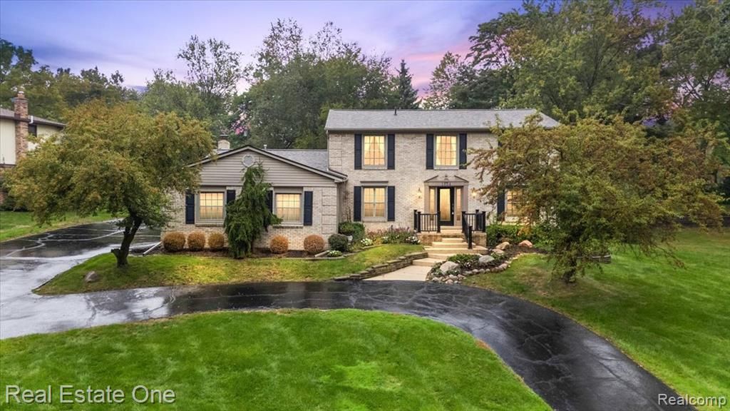 1854 Ludgate Lane, Rochester Hills, MI 48309