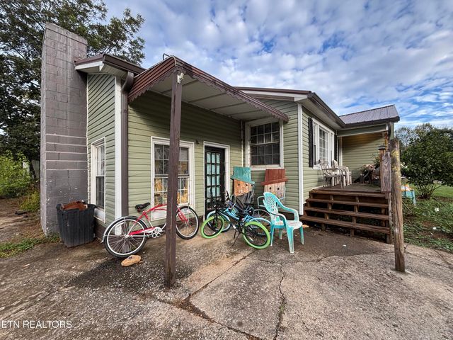 111 Sunset Ave, Englewood, TN 37329