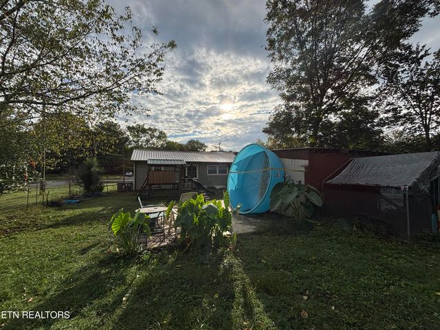 111 Sunset Ave, Englewood, TN 37329