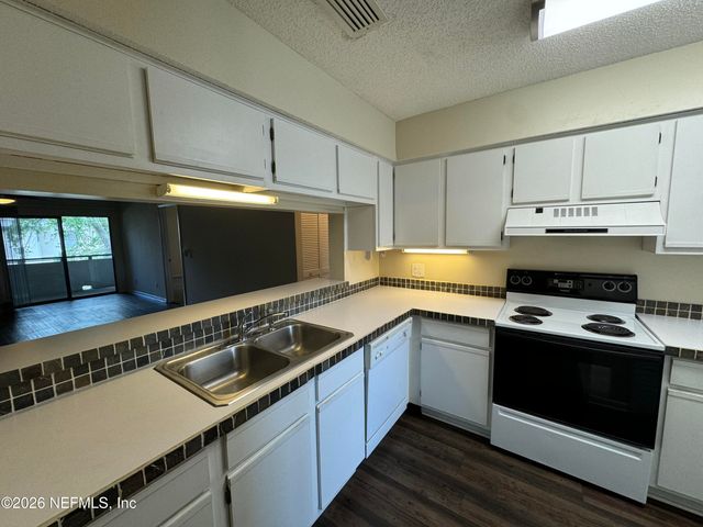 5615 SAN JUAN Avenue 112, Jacksonville, FL 32210