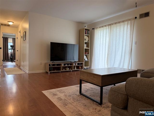 321 Ringwood Avenue, Pompton Lakes, NJ 07442