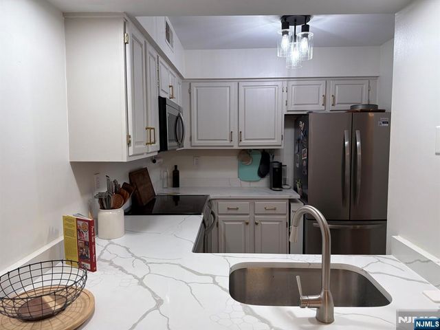 321 Ringwood Avenue, Pompton Lakes, NJ 07442
