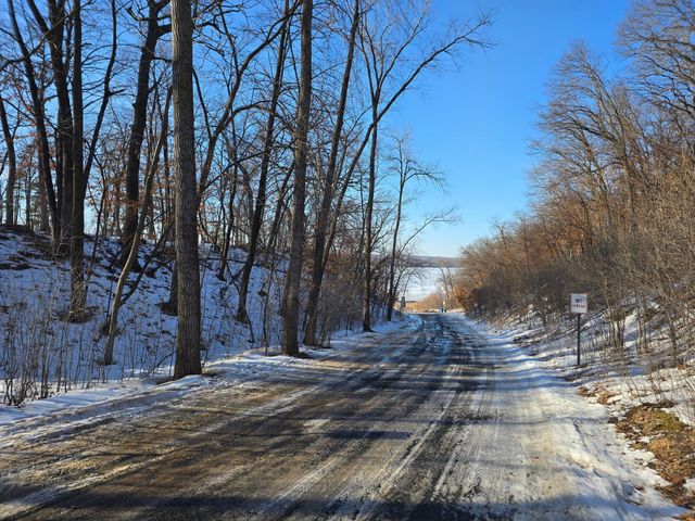 214 Galahad Place N, Hudson, WI 54016