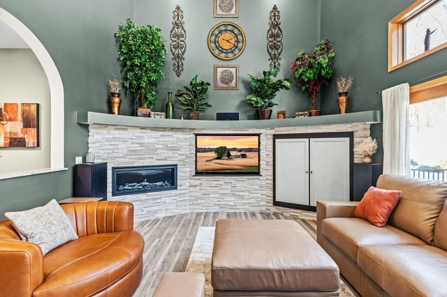 214 Galahad Place N, Hudson, WI 54016