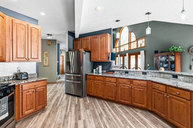 214 Galahad Place N, Hudson, WI 54016