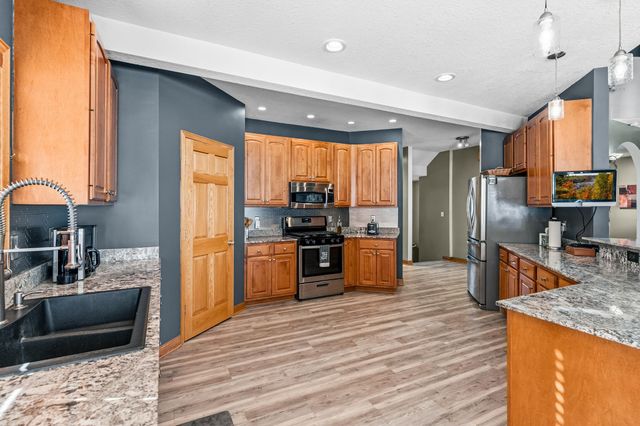 214 Galahad Place N, Hudson, WI 54016