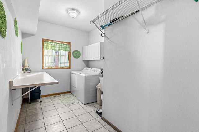 214 Galahad Place N, Hudson, WI 54016