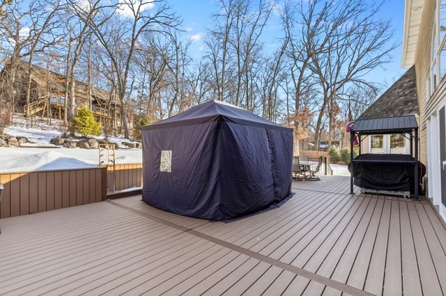 214 Galahad Place N, Hudson, WI 54016