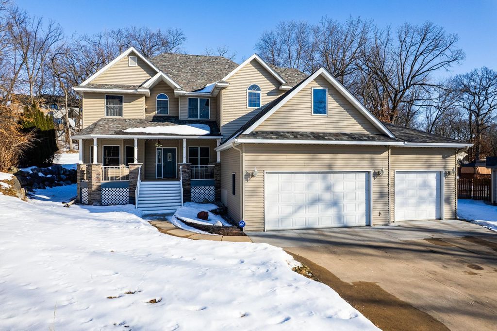 214 Galahad Place N, Hudson, WI 54016