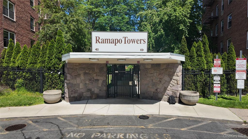 30 South Cole Avenue 5E, Spring Valley, NY 10977