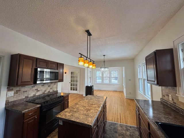 9 Shirley CT, Minot, ND 58703