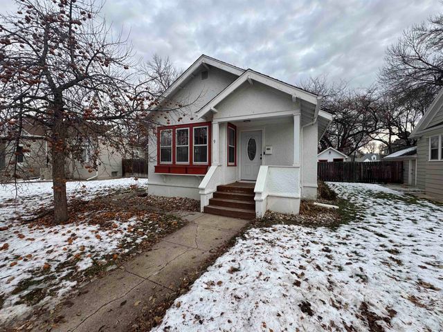 9 Shirley CT, Minot, ND 58703