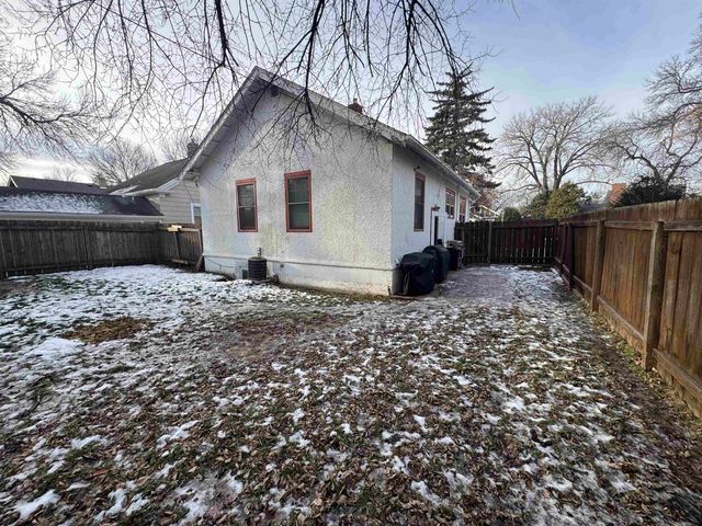 9 Shirley CT, Minot, ND 58703