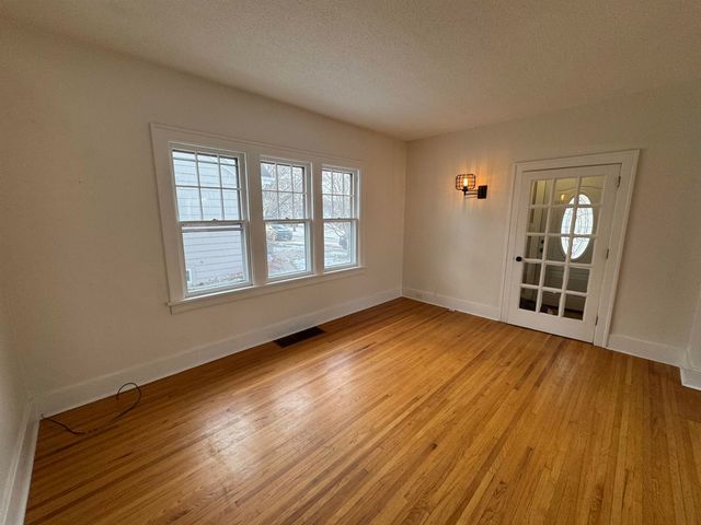 9 Shirley CT, Minot, ND 58703