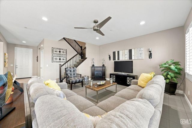 15640 Marcella Court, Bakersfield, CA 93314