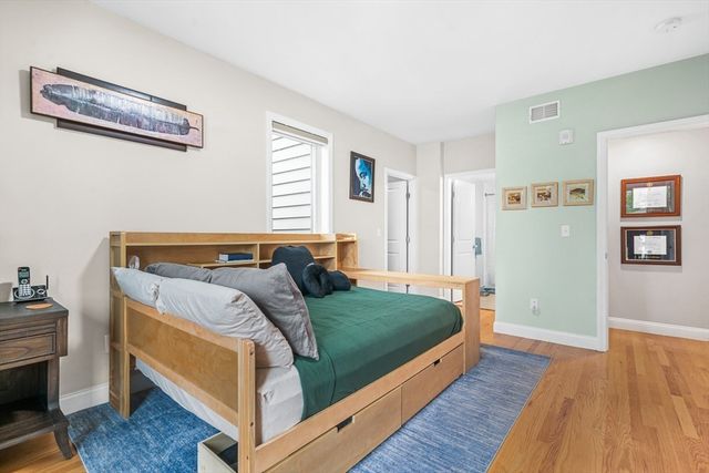 15 Guild St 302, Boston, MA 02119
