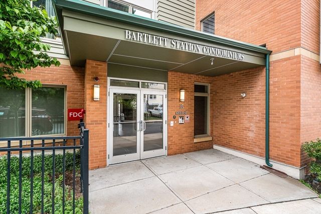 15 Guild St 302, Boston, MA 02119