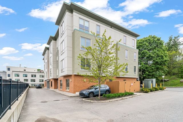 15 Guild St 302, Boston, MA 02119