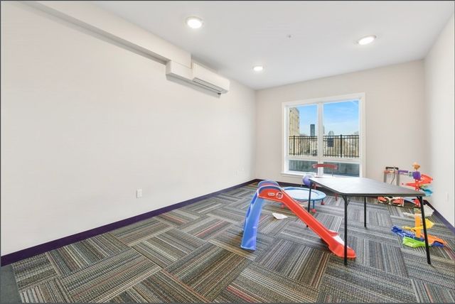 15 Guild St 302, Boston, MA 02119
