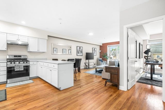 15 Guild St 302, Boston, MA 02119