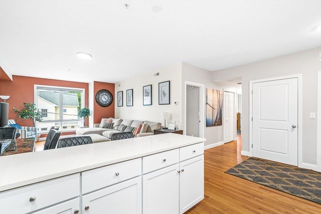 15 Guild St 302, Boston, MA 02119