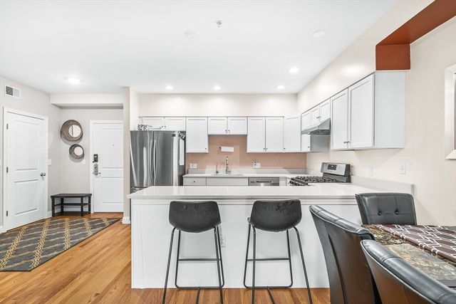 15 Guild St 302, Boston, MA 02119