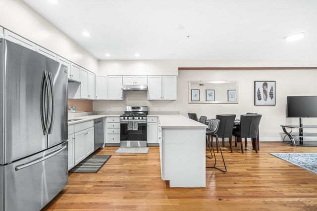 15 Guild St 302, Boston, MA 02119