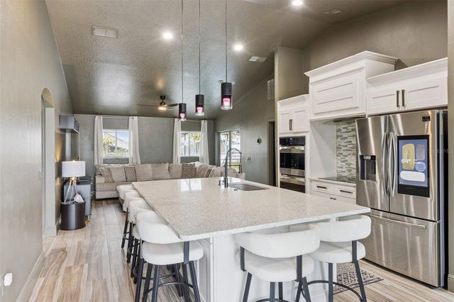 916 HILLCREST DRIVE, Davenport, FL 33897