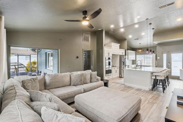 916 HILLCREST DRIVE, Davenport, FL 33897