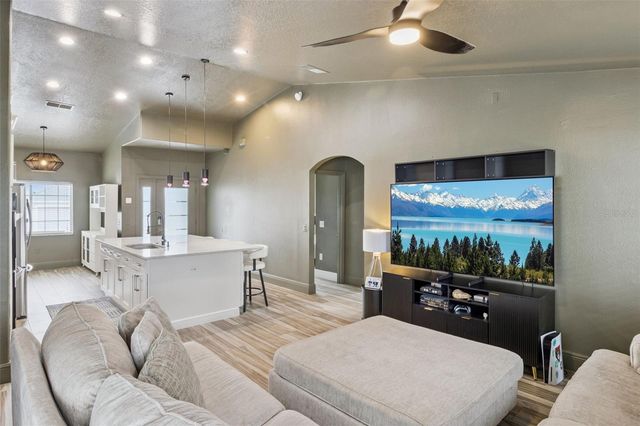 916 HILLCREST DRIVE, Davenport, FL 33897