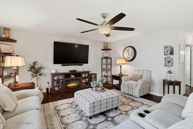 11116 Remembrance Ln, Louisville, KY 40229