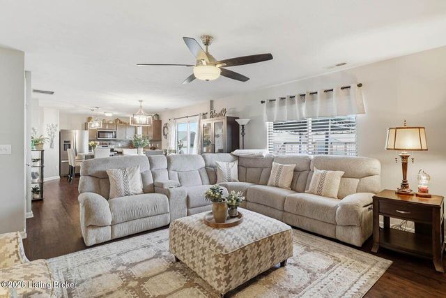 11116 Remembrance Ln, Louisville, KY 40229